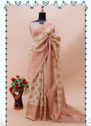 9 Interesting Pattu Saree Combos For This Diwali