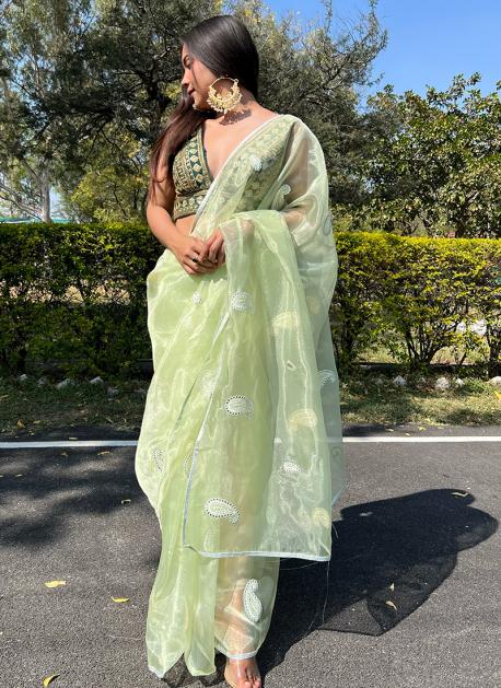 81% OFF on Ratnavati Floral Print Bollywood Organza Saree(Light Green) on  Flipkart | PaisaWapas.com